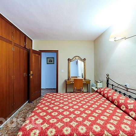 Classic Bedroom In The Center Of อาลิกันเต ภายนอก รูปภาพ
