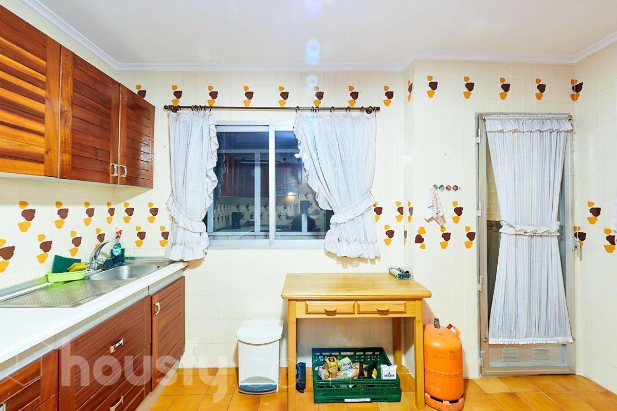 Classic Bedroom In The Center Of อาลิกันเต ภายนอก รูปภาพ